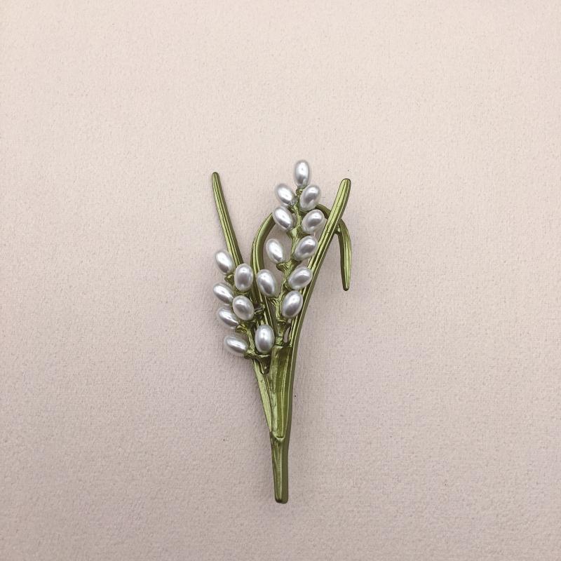 Green Leaf Accent Brooch