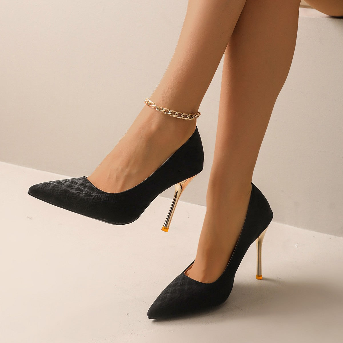 Pointed-Toe PU Pumps