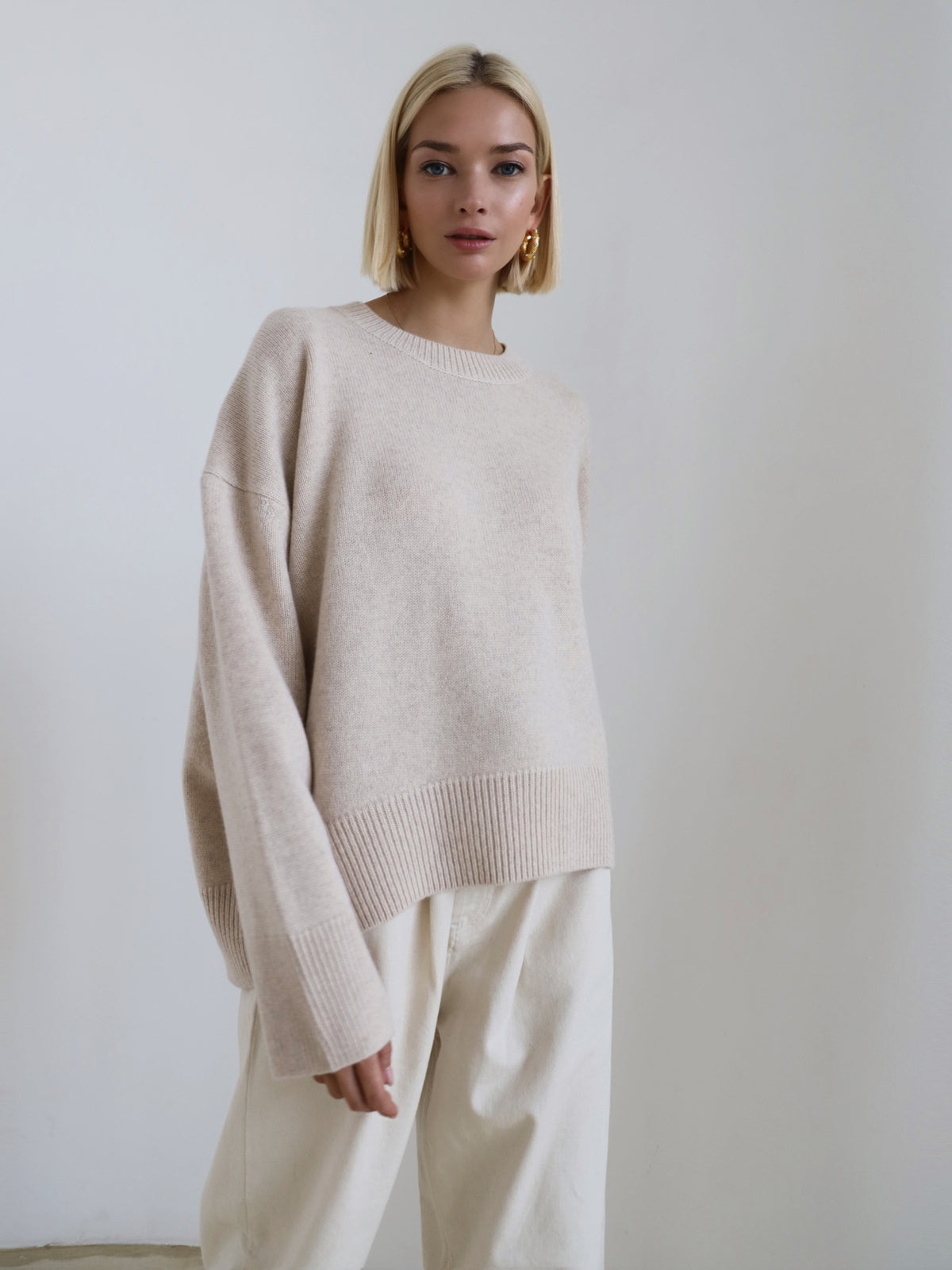 Relaxed Round-Neck Pullover